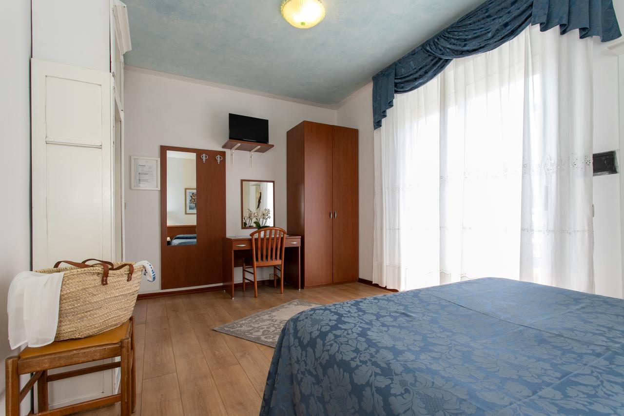 Hotel Panama Лідо-ді-Єзоло Екстер'єр фото